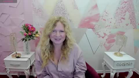 Snapshot of 1sunflower chatting on 10-21-25, 12:28 1sunflower online show from 10-21-25, 12:28