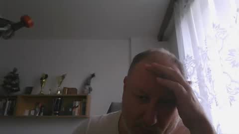 Snapshot of 1vaso chatting on 12-15-24, 07:57 1vaso online show from 12-15-24, 07:57