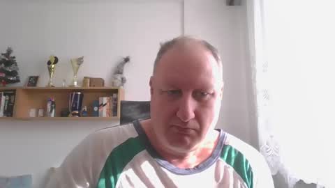 Snapshot of 1vaso chatting on 12-19-24, 11:07 1vaso online show from 12-19-24, 11:07