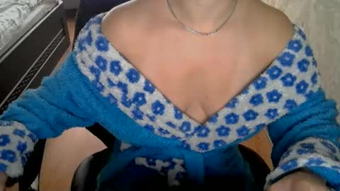 Snapshot of 1your_hot_girls chatting on 02-04-25, 11:49 1your_hot_girls online show from 02-04-25, 11:49
