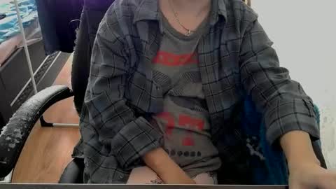 Snapshot of 1your_hot_girls chatting on 03-20-26, 11:04 1your_hot_girls online show from 03-20-26, 11:04