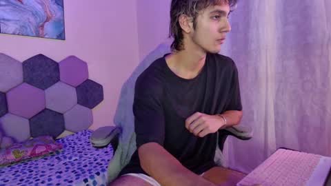 Snapshot of 2006_tgn chatting on 10-04-25, 12:14 2006_tgn online show from 10-04-25, 12:14