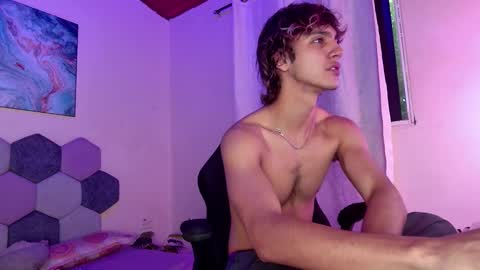 Snapshot of 2006_tgn chatting on 11-16-25, 12:00 2006_tgn online show from 11-16-25, 12:00