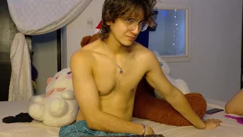 Snapshot of 2006_tgn chatting on 12-20-25, 12:18 2006_tgn online show from 12-20-25, 12:18