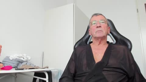 Henk online show from 12-10-24, 02:17