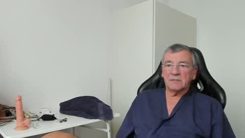 Henk online show from 01-05-25, 01:36