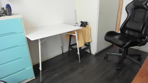 Henk online show from 02-20-25, 01:19