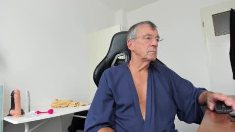 Henk online show from 10-16-25, 10:27