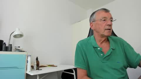Snapshot of 200gentleman chatting on 06-05-26, 03:07 Henk online show from 06-05-26, 03:07