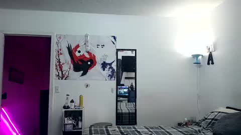 Snapshot of 21yearsy0ung9icheshung chatting on 01-23-25, 06:45 AlecurClit online show from 01-23-25, 06:45