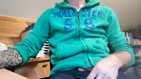 Snapshot of 22_acacia_avenue chatting on 12-03-25, 12:25 22_acacia_avenue online show from 12-03-25, 12:25