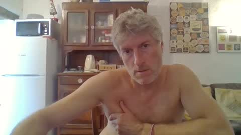 22esserre online show from 09-12-25, 01:44