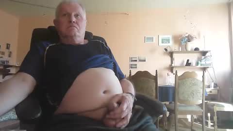 Snapshot of 29famila chatting on 12-15-25, 12:20 29famila online show from 12-15-25, 12:20