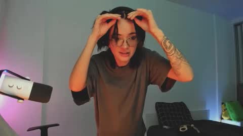 Snapshot of 2b_ chatting on 11-04-25, 11:59 Sasha weekend from 14 to 27 November online show from 11-04-25, 11:59