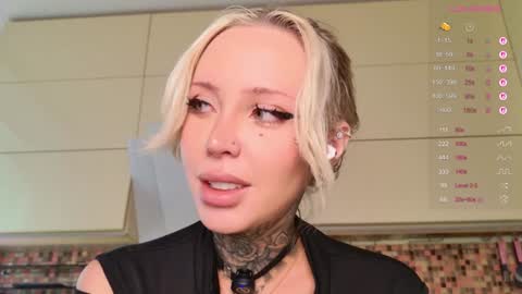 Snapshot of 2badforyou chatting on 02-12-26, 10:43 30 NOV online show from 02-12-26, 10:43