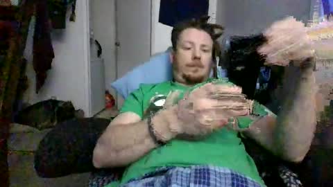 Snapshot of 2ballsagna chatting on 12-17-25, 07:42 2ballsagna online show from 12-17-25, 07:42