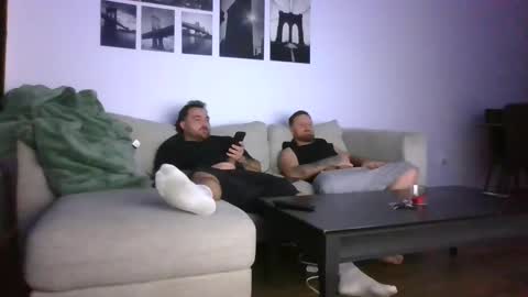 Snapshot of 2hotdudes13 chatting on 12-19-25, 06:31 2hotdudes13 online show from 12-19-25, 06:31