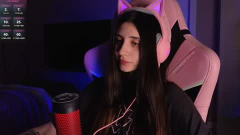 Lina       free control in pvt online show from 11-27-25, 07:27