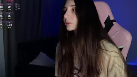 Lina       free control in pvt online show from 04-04-26, 07:44