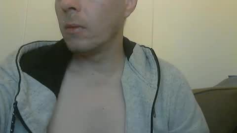 Snapshot of 2small4you83 chatting on 11-26-25, 07:59 2small4you83 online show from 11-26-25, 07:59