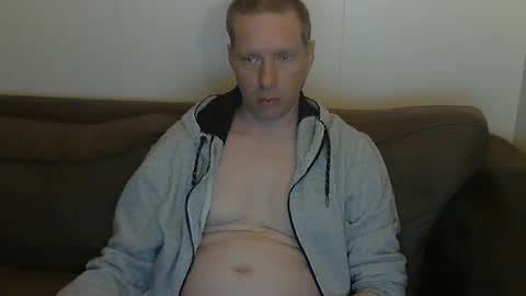 Snapshot of 2small4you83 chatting on 05-27-26, 01:57 2small4you83 online show from 05-27-26, 01:57