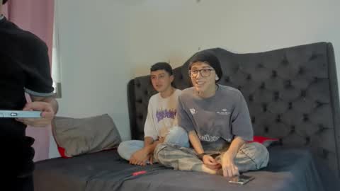 Snapshot of 3guy3 chatting on 11-18-25, 08:02 Guy 1 Guy 2 Guy 3. online show from 11-18-25, 08:02