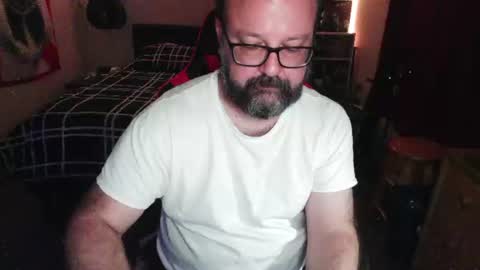 Snapshot of 3ndlessmike chatting on 06-19-26, 01:54 3ndlessmike online show from 06-19-26, 01:54
