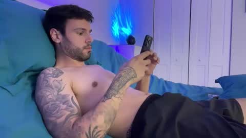 Snapshot of 3xxxjason chatting on 12-02-25, 02:39 3xxxjason online show from 12-02-25, 02:39