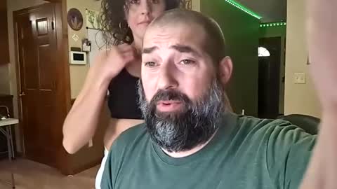 Snapshot of 420kc_couple chatting on 10-21-25, 04:30 KC420Couple online show from 10-21-25, 04:30