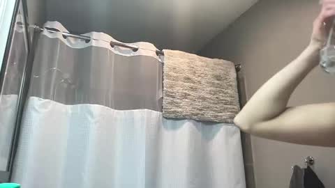 Snapshot of 420kc_couple chatting on 12-17-25, 07:09 KC420Couple online show from 12-17-25, 07:09