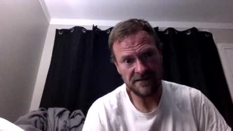 Snapshot of 4djmoore chatting on 04-15-26, 02:40 4djmoore online show from 04-15-26, 02:40