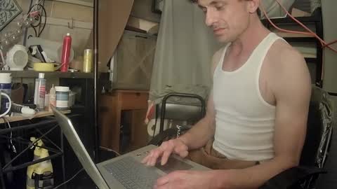 Snapshot of 4u2keeplockedup chatting on 10-10-25, 11:09 4u2keeplockedup online show from 10-10-25, 11:09