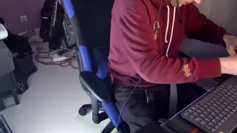 Larese Carlo online show from 02-02-25, 07:41