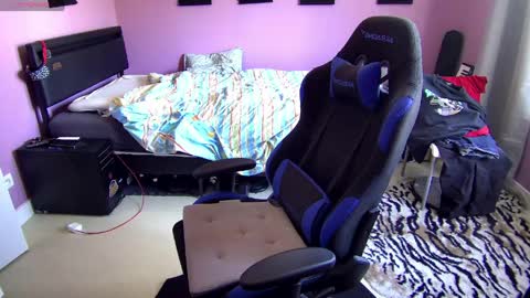 Larese Carlo online show from 04-24-26, 09:45