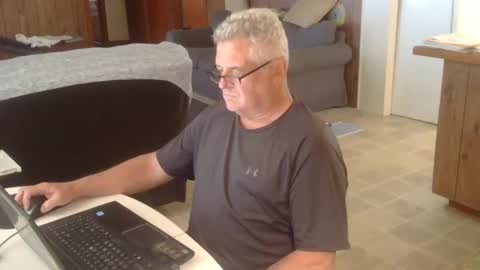 Snapshot of 55mnc chatting on 10-20-25, 05:13 Joe online show from 10-20-25, 05:13