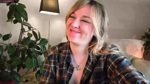 Sunshine online show from 05-25-26, 03:34