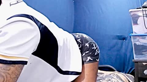 Snapshot of 5hbk chatting on 11-18-25, 05:01 Tettaz GetitJusy4ya online show from 11-18-25, 05:01