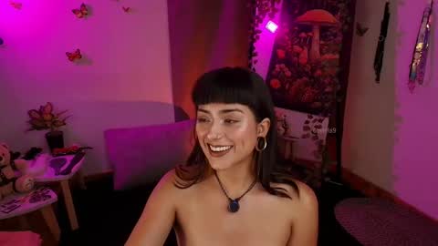 Snapshot of 6briela9 chatting on 09-29-25, 10:47 B R I E L A online show from 09-29-25, 10:47