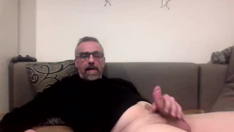 Snapshot of 6georget6 chatting on 12-17-25, 07:20 George online show from 12-17-25, 07:20