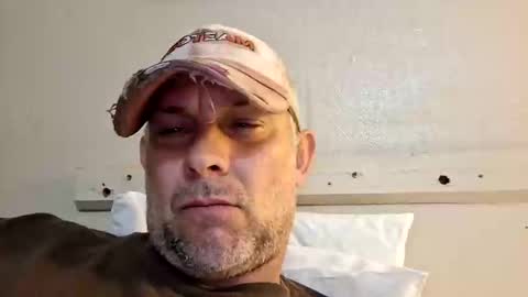 Snapshot of 716guy716 chatting on 10-19-25, 07:31 716guy716 online show from 10-19-25, 07:31