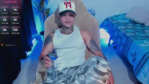 Snapshot of 777_stefantransmen chatting on 09-28-25, 12:05 Stefan online show from 09-28-25, 12:05