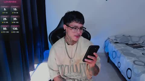 Snapshot of 777_stefantransmen chatting on 10-12-25, 07:35 Stefan online show from 10-12-25, 07:35