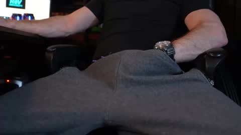 Snapshot of 7fivecedge chatting on 12-21-25, 03:13 7fivecedge online show from 12-21-25, 03:13