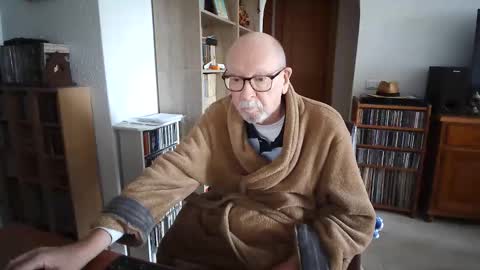 Snapshot of 7thsojourn chatting on 01-06-26, 11:03 Papi online show from 01-06-26, 11:03