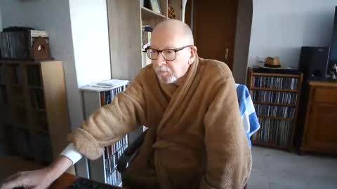 Snapshot of 7thsojourn chatting on 01-07-26, 11:23 Papi online show from 01-07-26, 11:23