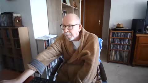 Snapshot of 7thsojourn chatting on 01-10-26, 11:01 Papi online show from 01-10-26, 11:01