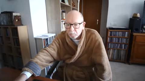 Snapshot of 7thsojourn chatting on 01-12-26, 11:15 Papi online show from 01-12-26, 11:15