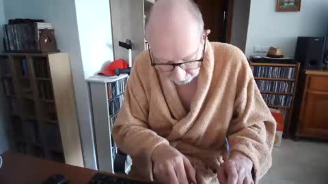 Snapshot of 7thsojourn chatting on 02-10-26, 10:19 Papi online show from 02-10-26, 10:19