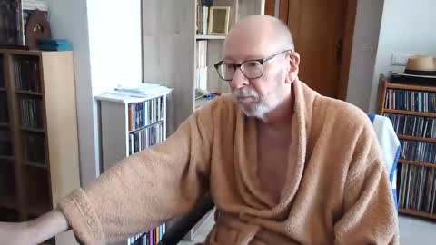 Snapshot of 7thsojourn chatting on 03-12-26, 10:43 Papi online show from 03-12-26, 10:43