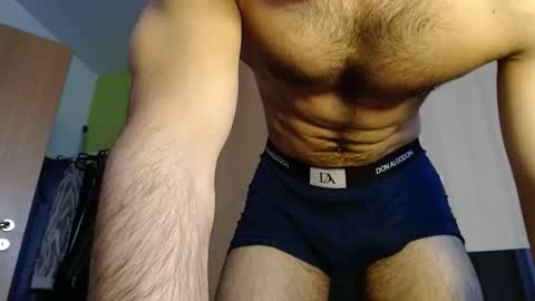 Snapshot of 8000zuerich chatting on 01-08-26, 11:23 Nicolas online show from 01-08-26, 11:23